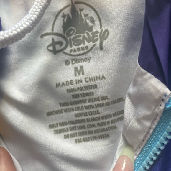 Lady and the tramp windbreaker/ rain jacket - Picture 5 of 5